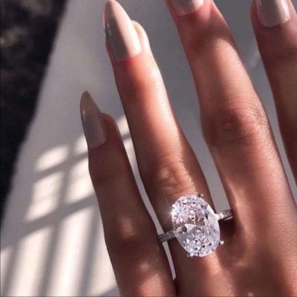 OVAL CUT 5 CT 925 STERLING SILVER DIAMOND RING, CUTE RING, SHINY RING.